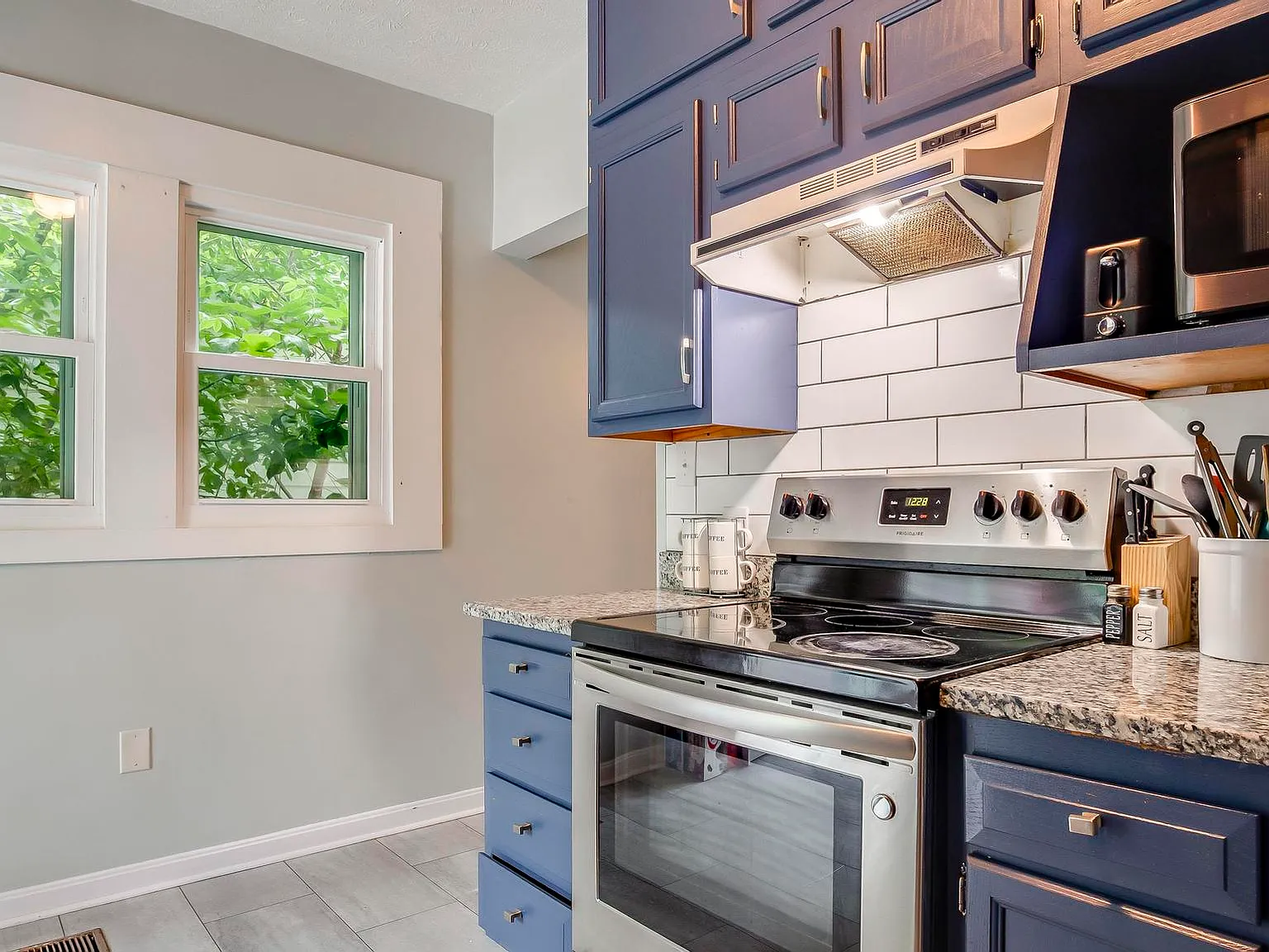 2229 S Shelby St — Photo 4