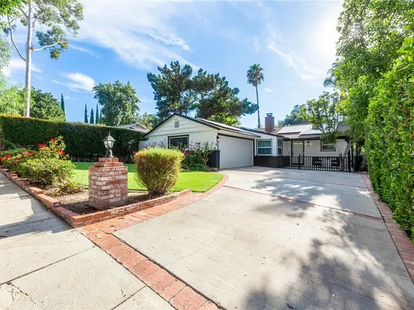 4717 Don Pio Dr, Woodland Hills, CA 91364