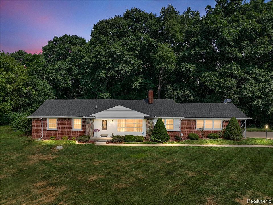 1st image of 24800 N Cromwell Dr