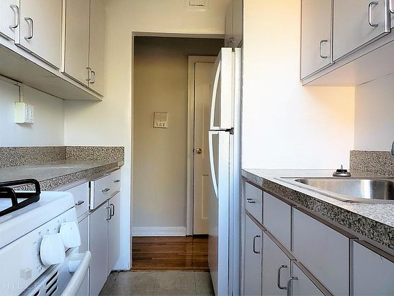 3rd image of 4316 47th St APT E42