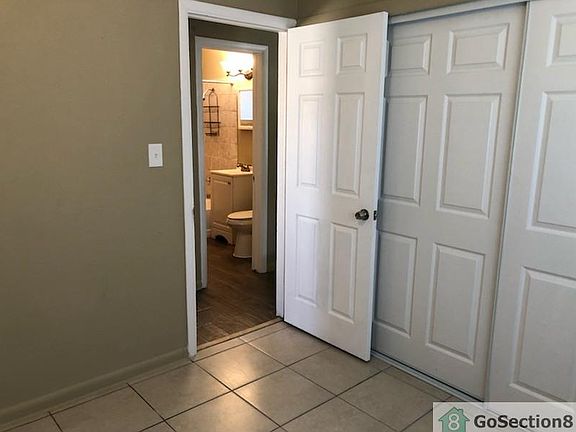 3rd image of 250 N Palm Dr