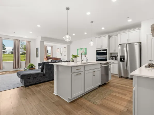 5543 E Spaniel Dr, Ann Arbor, MI 48108
