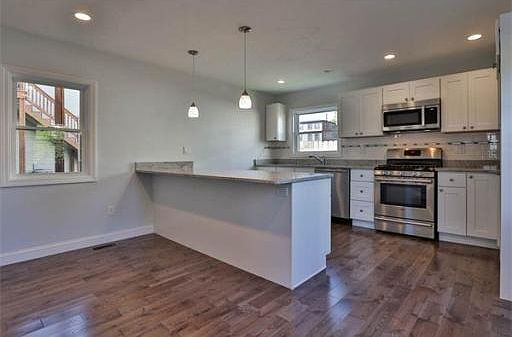 5th image of 26 Titcomb St #1