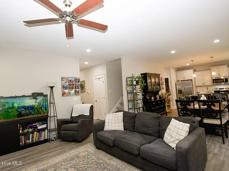 643 Lilac Ln — Photo 10