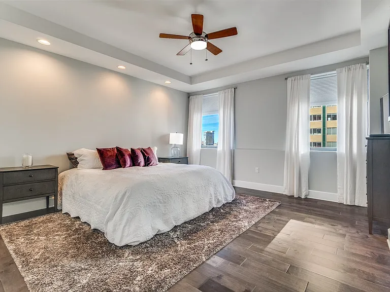 1505 Elm St #1504 — Photo 16