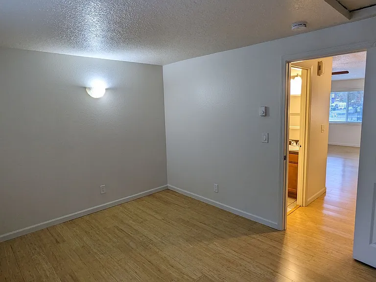 4102-4128 SE Cesar E Chavez Blvd — Photo 19