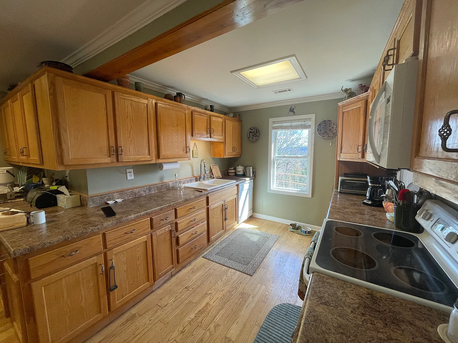 3 bed, 1800 sqft, $2,300 — Photo 4