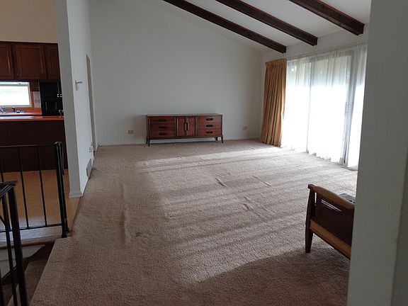 5th image of 429 Carey Ct
