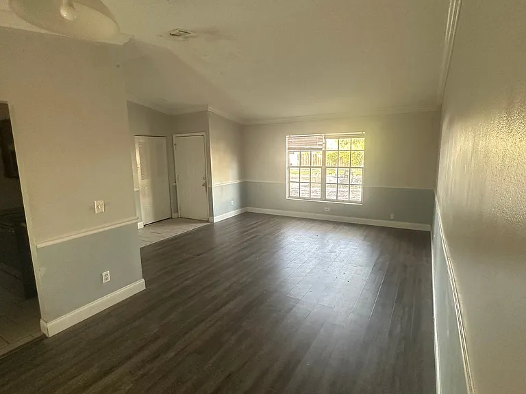 1016 Red Oak Cir — Photo 18