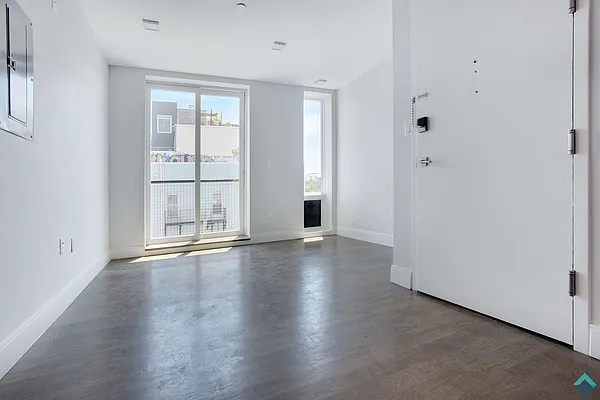 Rented by EXR | media 11