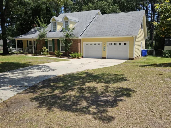 1929 Partridge Ct, Fayetteville, NC 28304