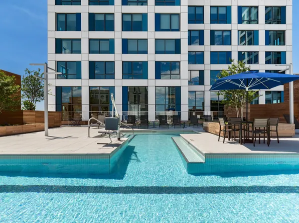 605 Pavonia image 1 of 31