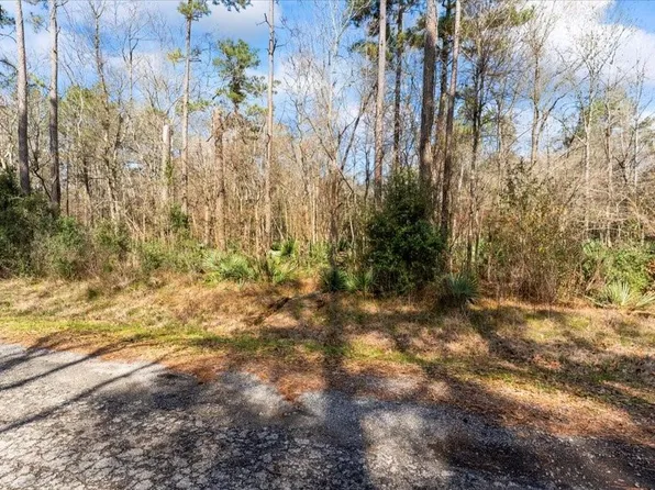 N Essex Dr, Conroe, TX 77302