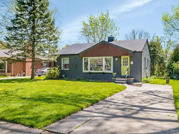 16201 Amherst Ave, Beverly Hills, MI 48025