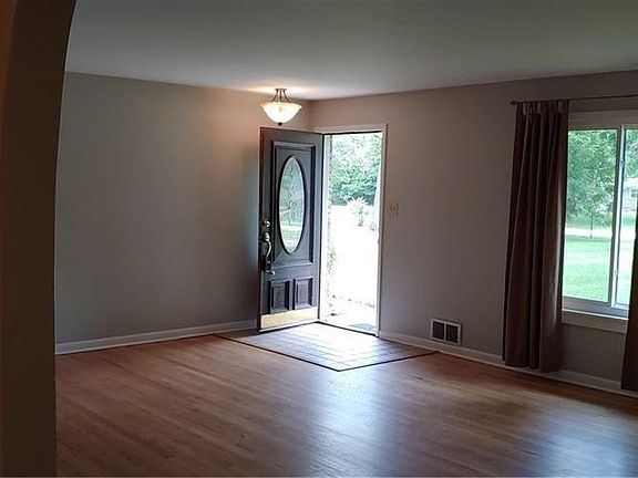 2nd image of 6106 Linton Ln