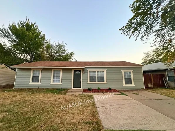 2326 NW Lincoln Ave, Lawton, OK 73505