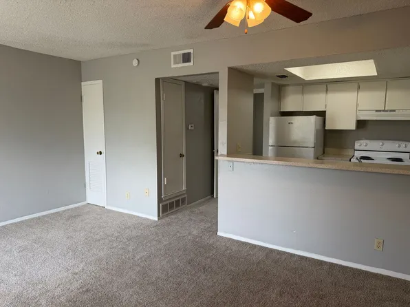 717 E Grayson St APT 12, San Antonio, TX 78208