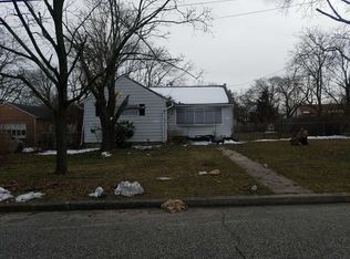 8 Birch St, Central Islip, NY 11722