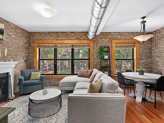 3rd image of 1255 W Roscoe St #1