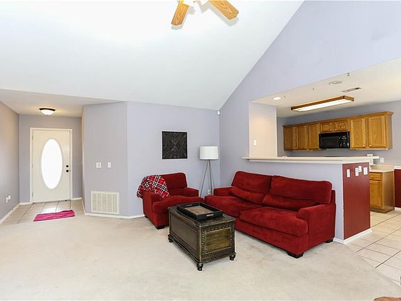 3rd image of 601 Ane Ave