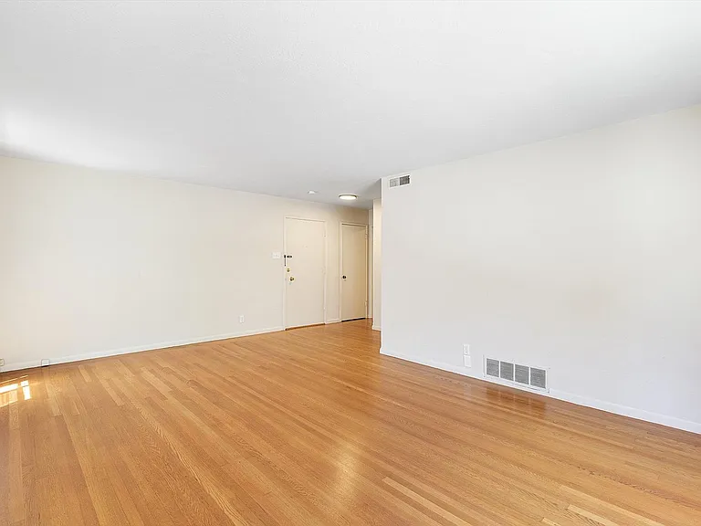 643 Beacon St #2 - 1 bedroom | 1 bath — Photo 17