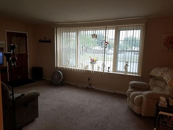 4th image of 3040 Holme Ave