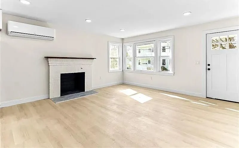 2 bed, 1.0 bath, 920 sqft, $2,650 — Photo 3
