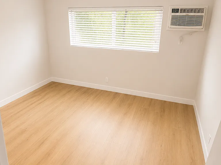 2935 Duray Pl #4A — Photo 7