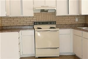 2nd image of 5901 W Whitton Ave