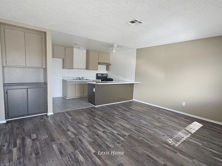 11868 1st Ave #9 — Photo 2