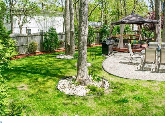 5th image of 78 Larkspur St