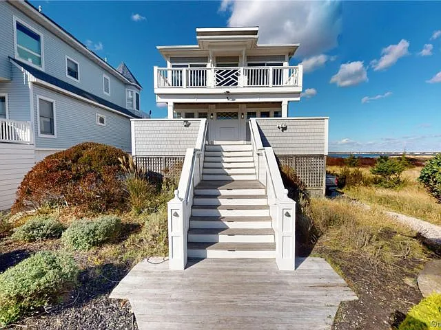 750 Dune Rd — Photo 5