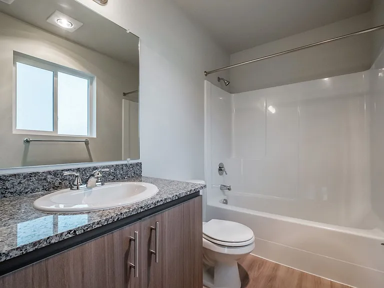 Cherry Glen Apartments — Photo 42
