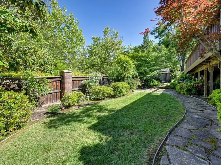 1665 Halifax Way — Photo 49