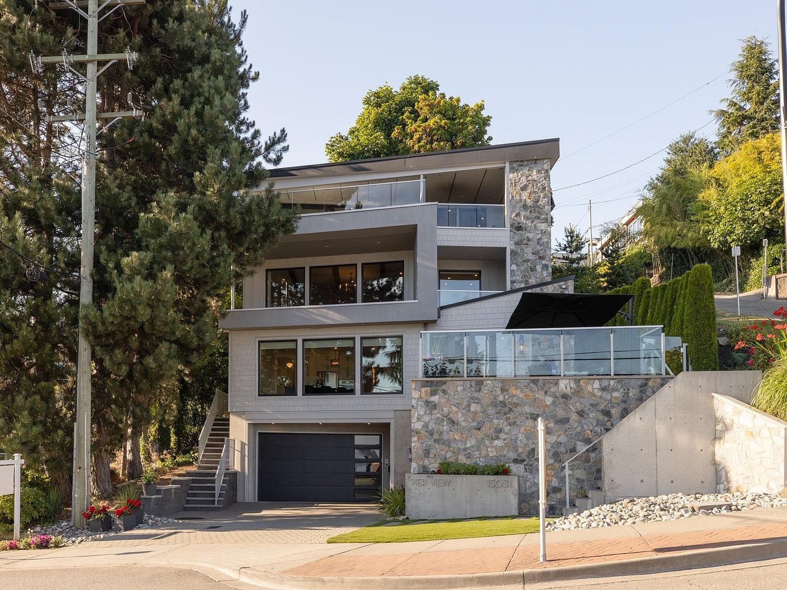 15031 Victoria Ave, White Rock, BC V4B 1G2 MLS R2798658 Zillow