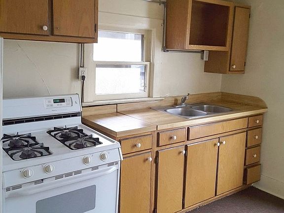2nd image of 313 1/2 N 1st St
