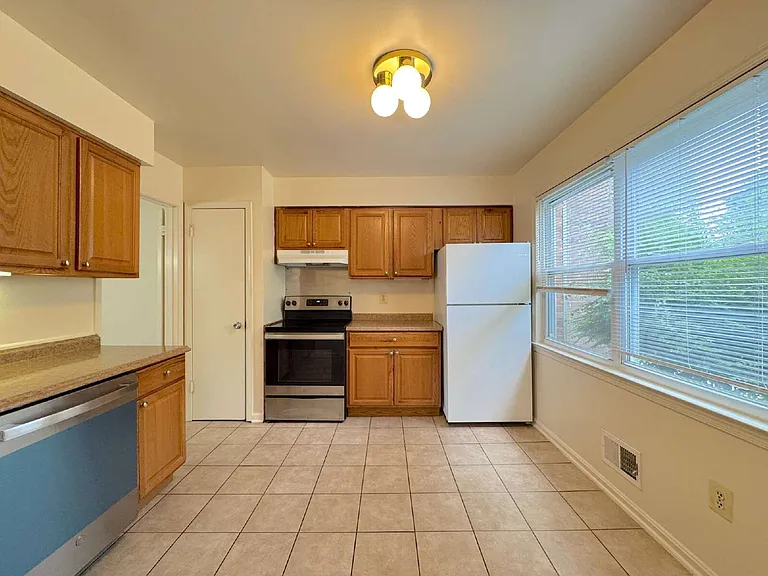 4104 Sideburn Rd — Photo 4