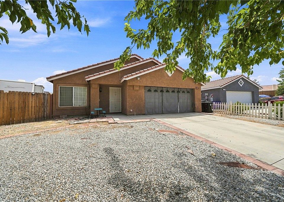 1st image of 14743 Wakefield Dr