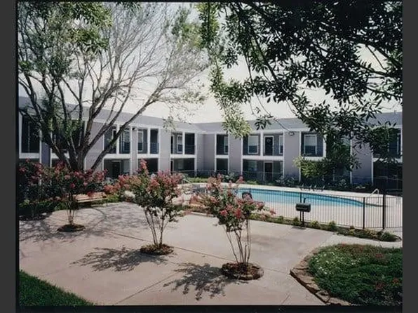 Southmore Park Apartments