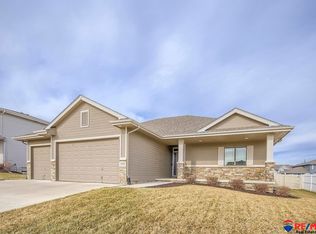 12312 Freeboard Dr, Papillion, NE 68046