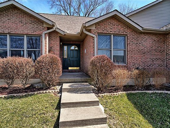 3rd image of 524 Greensward Dr