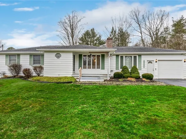 11722 Liberia Rd, East Aurora, NY 14052