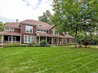 34 Westwood Dr, Canton, CT 06019