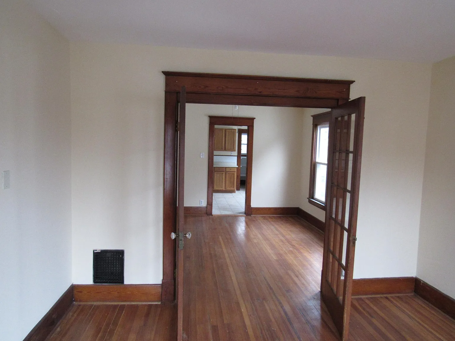 2 bed, 850 sqft, $1,800 — Photo 1