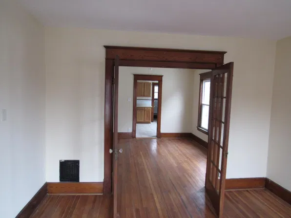 8 Eagle St Fl 2, Scotia, NY 12302