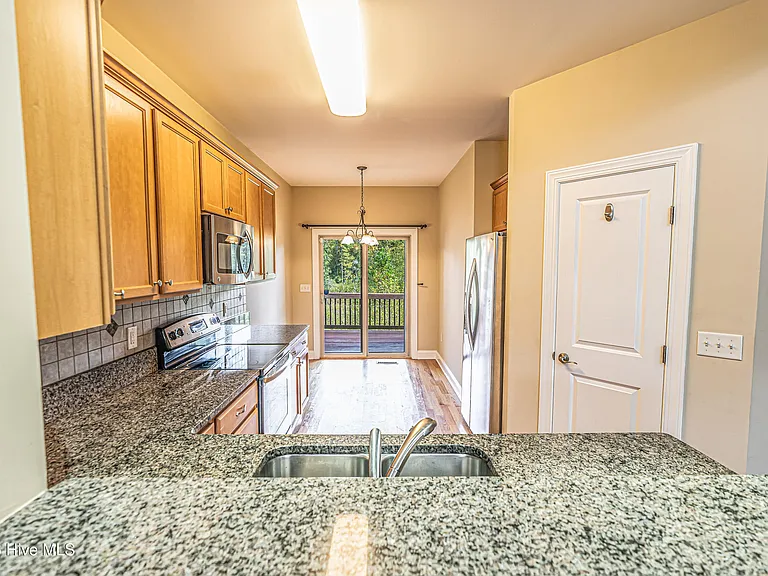 90 Cypress Cir — Photo 3