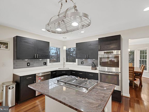 5th image of 14200 Hartwood Ct