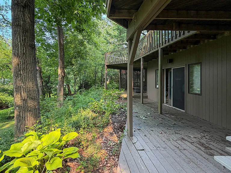 133 E Woods Dr — Photo 28