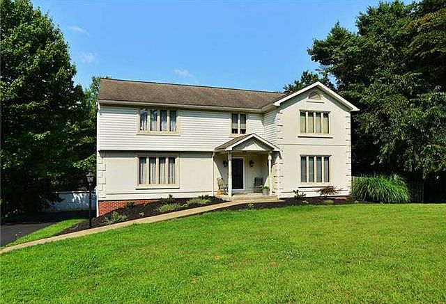 1st image of 3210 Cambridge Ct