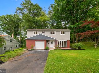 190 Windmill Rd, Willow Grove, PA 19090